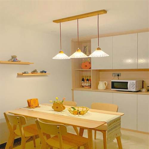 日式家装侘寂风原木风餐厅吊灯简约现代2022新款三头餐桌灯具