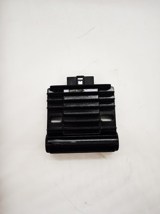 适配铃木UU125T-2/UY125T国四电喷硅整流优优125充电器稳压器