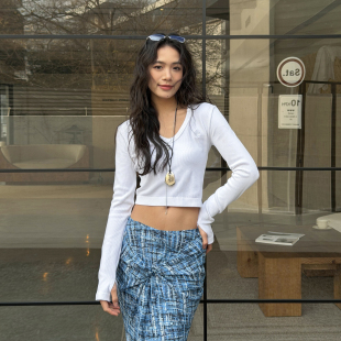 白色无缝高腰弹力短款 T恤女2026春新款 上衣 WANGV领刺绣长袖 LEDIM