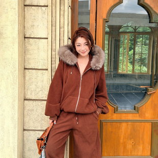 LEDIM WANG红标巴恩风摇粒绒毛领针织外套女上衣25秋冬新款