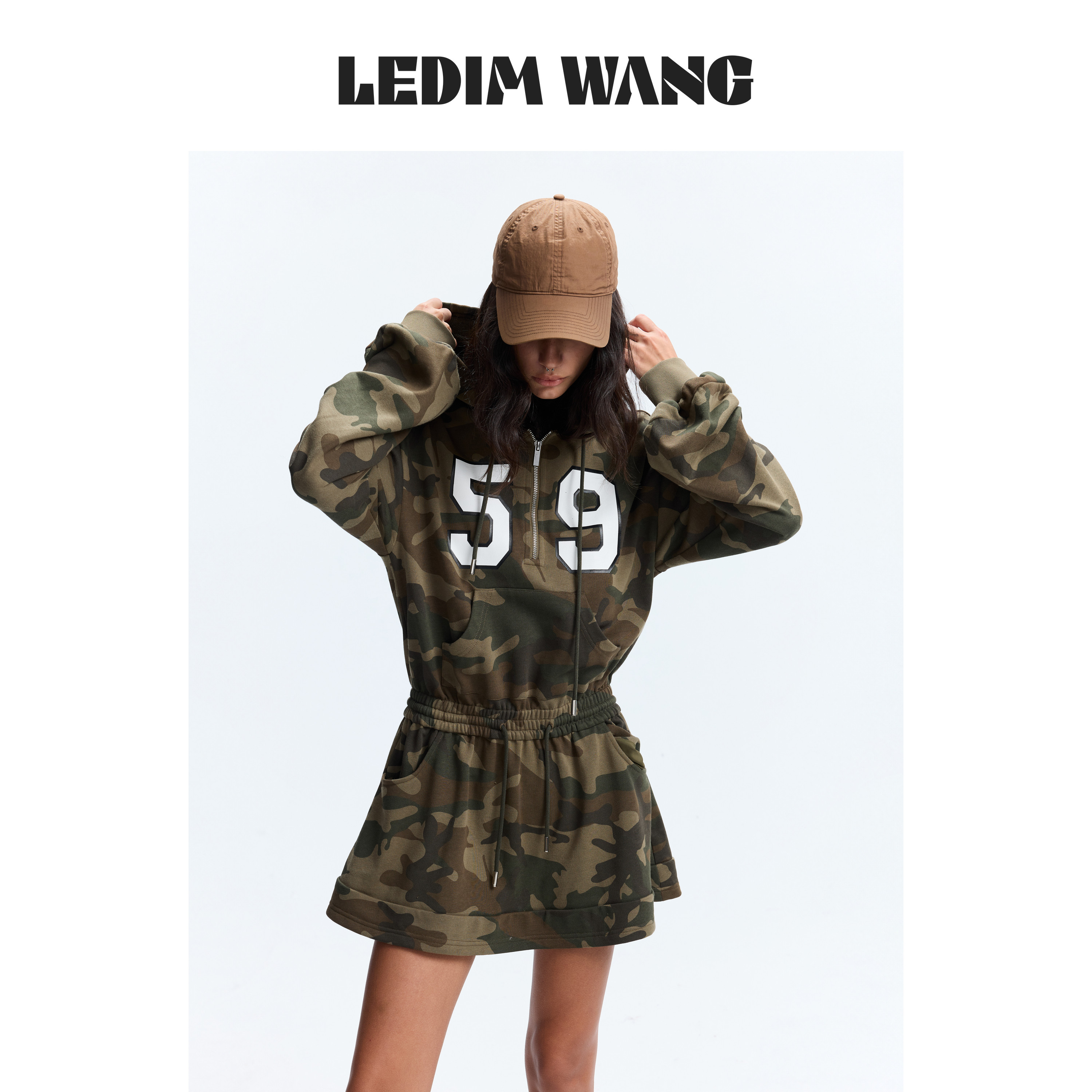 LEDIM WANG复古迷彩连帽针织连衣裙女棉质辣妹百搭短裙26秋冬新款