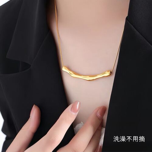 钛钢蛇骨女不规则褶皱情侣项链