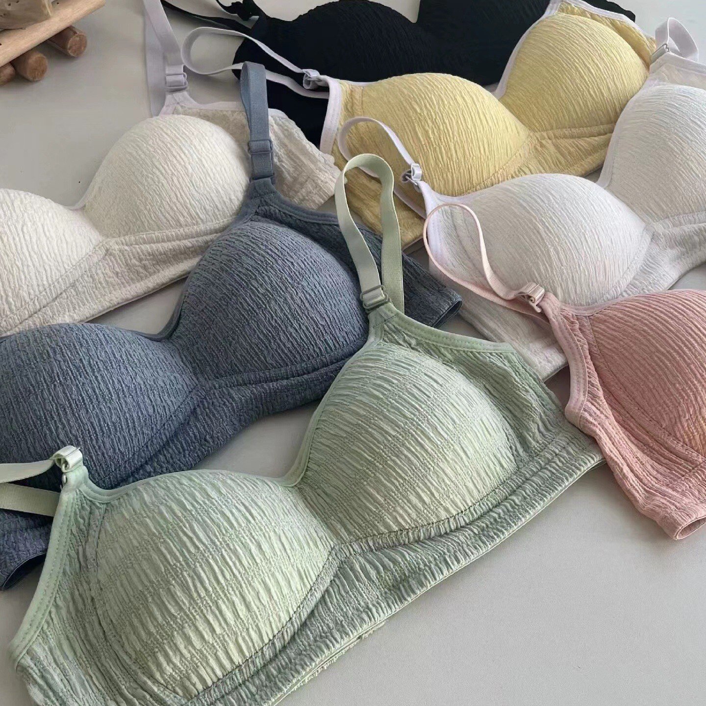 魔法泡泡小胸聚拢显大无痕薄款内衣女士文胸高中学学生胸罩韩版
