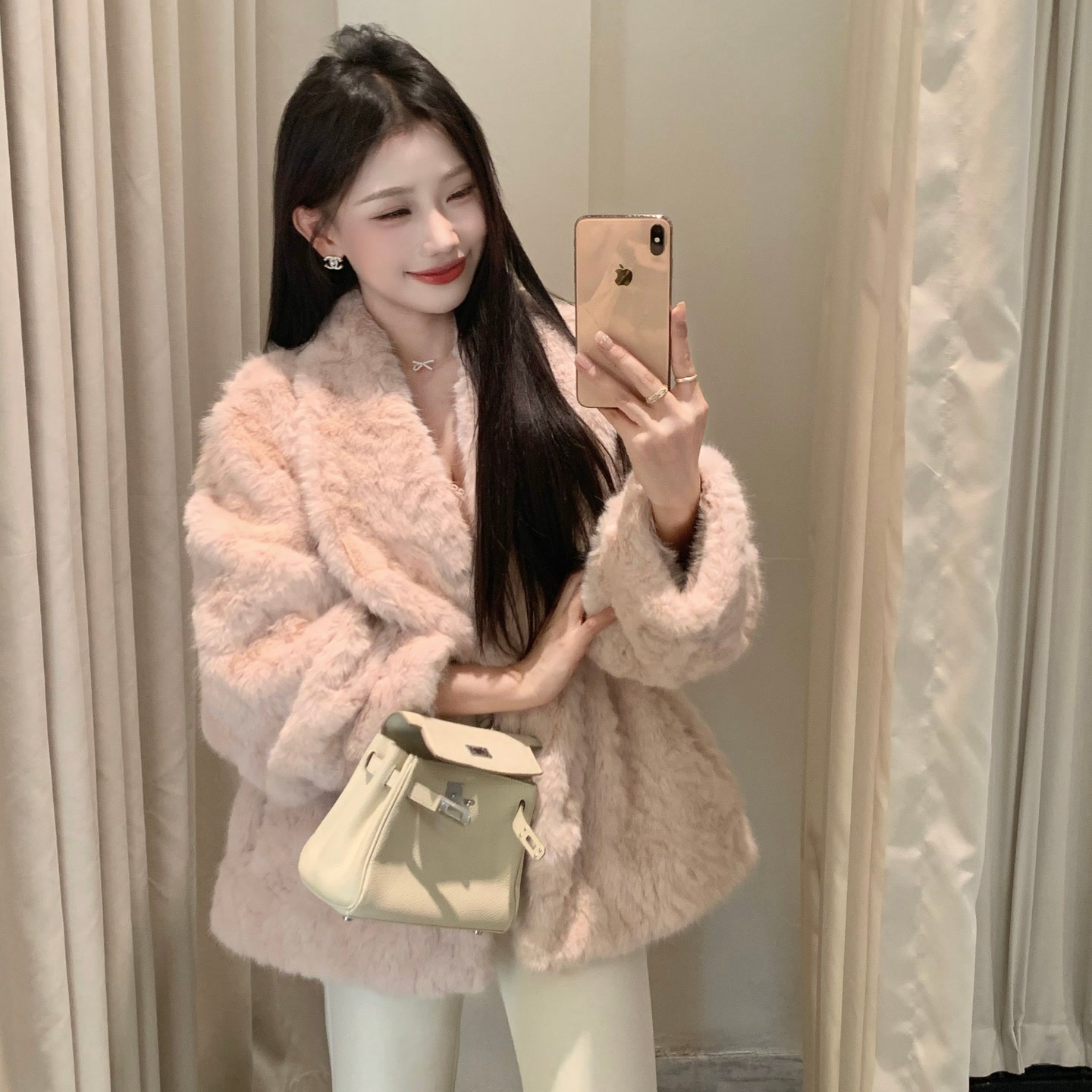 陈六六CHENLIULIU【心动软fufu】千金感温柔翻领环保皮草毛毛外套