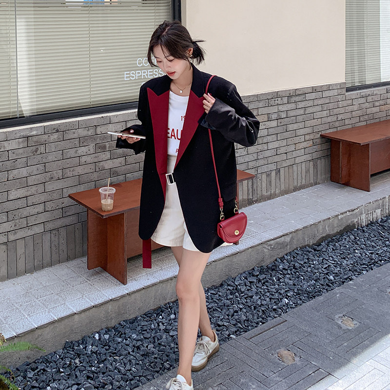 韩系轻熟风黑红拼色短款西服上衣女春秋超火好看高级小众西装外套,女装西装,郎佰婉
