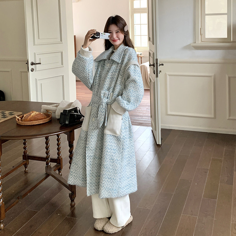 蓝色人字纹中长款毛呢外套女秋冬季超火好看高级小众加厚呢子大衣,女装毛呢外套,郎佰婉