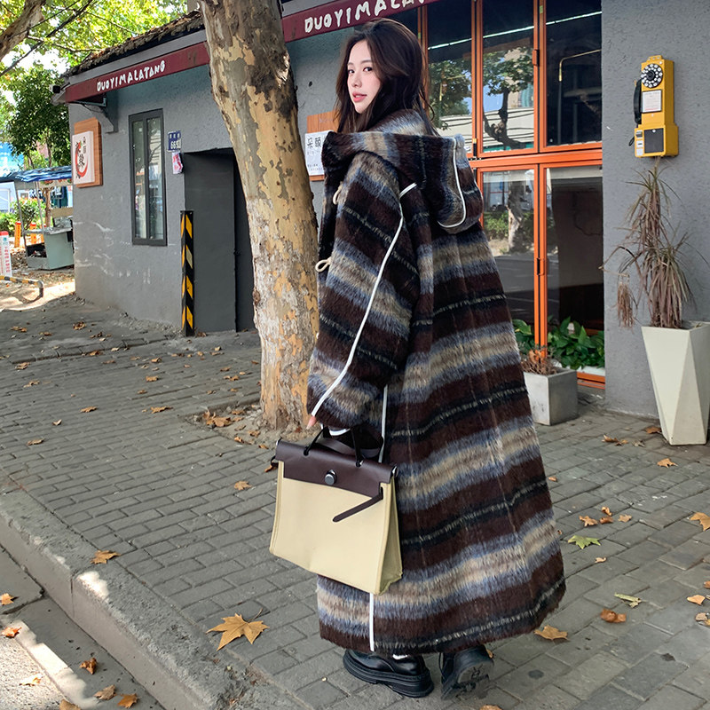 现货2025冬新款减龄牛角扣格纹大衣浙宝300/8831/P215控298,女装毛呢外套,郎佰婉