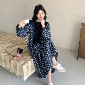 法式设计慵懒风娃娃领牛仔连衣裙女2025年秋季新款小个子宽松长裙图片