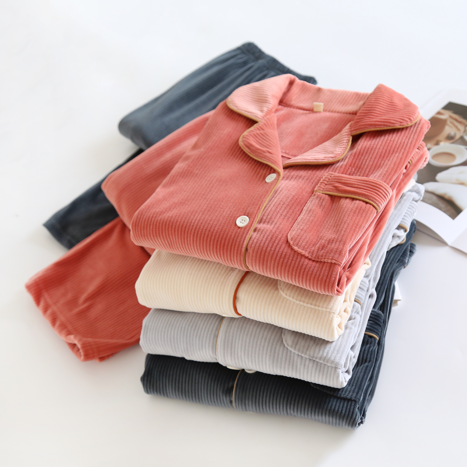 情侣暖绒睡衣加绒翻领秋冬家居服