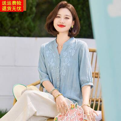 新款妈妈洋气短袖衬衫中年女装夏装老妈T恤中老年绣花大码上衣服