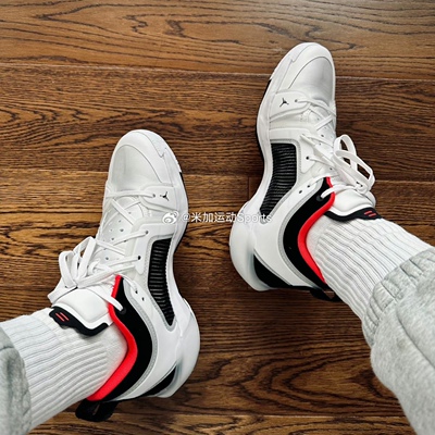 AJ37LOW黑白气垫实战篮球鞋男