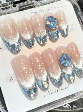 轻奢翡翠湖纯手工光疗爆闪宝石蓝亮片法式微笑猫眼气质穿戴甲成品