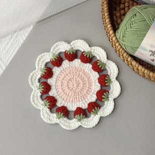 DIY钩针编织草莓杯垫送朋友礼物自制手作钩织解闷礼物毛线材料包