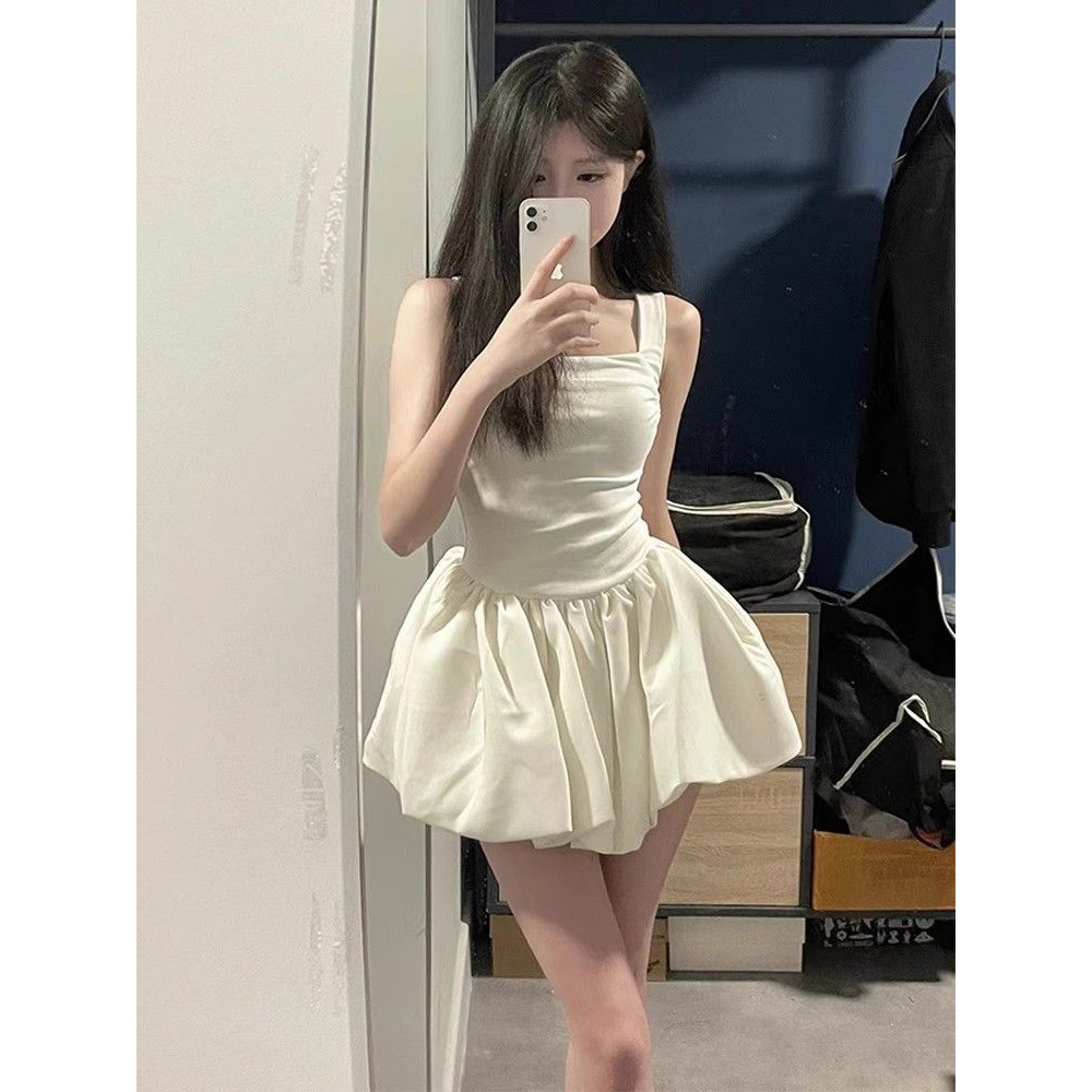 辣妹白色吊带连衣裙女夏季气质高级性感收腰显瘦公主蓬蓬裙小个子