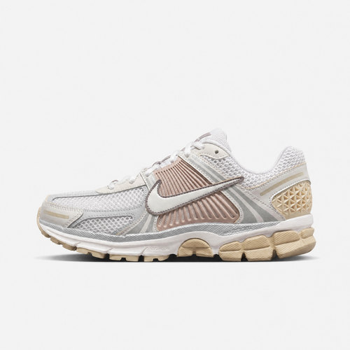 滔搏丨NIKE耐克男子ZOOM VOMERO 5运动休闲鞋FJ4151-103