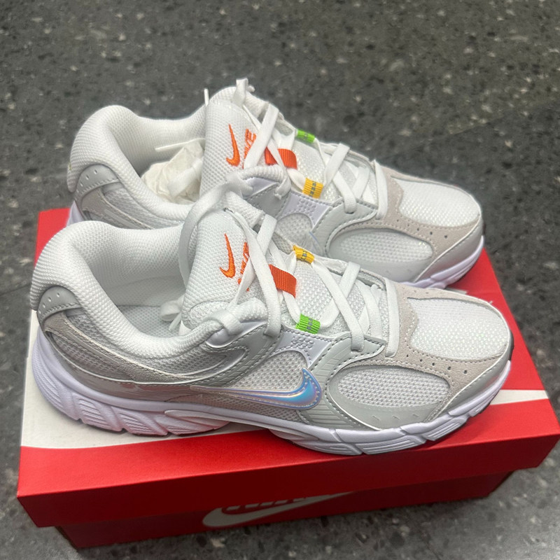 滔搏丨NIKE耐克大童NIKE V5 RNR BG NA46运动休闲鞋JA4410-191