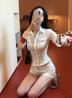 Hydrae 禧1嘤 06/15 PM20:00上新轻职时髦 白色翻领分割收腰衬衫