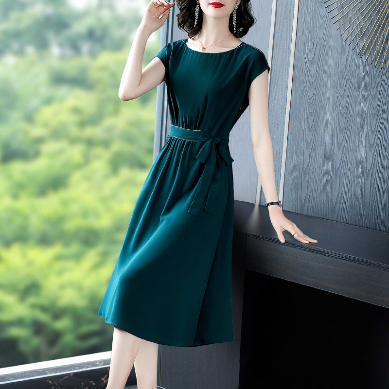 夏季连衣裙女气质过膝2024新款气质修身收腰系带墨绿色a字裙长裙