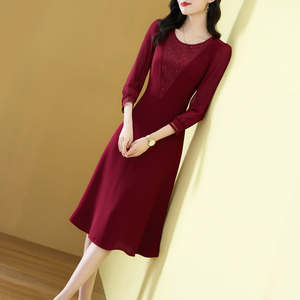 酒红色雪纺连衣裙女式七分袖2025春夏新款高端气质喜庆婆婆婚宴装