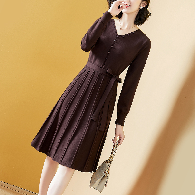 打底连衣裙女春秋配大衣2025新款钉珠内搭系带淑女收腰高贵毛衣裙