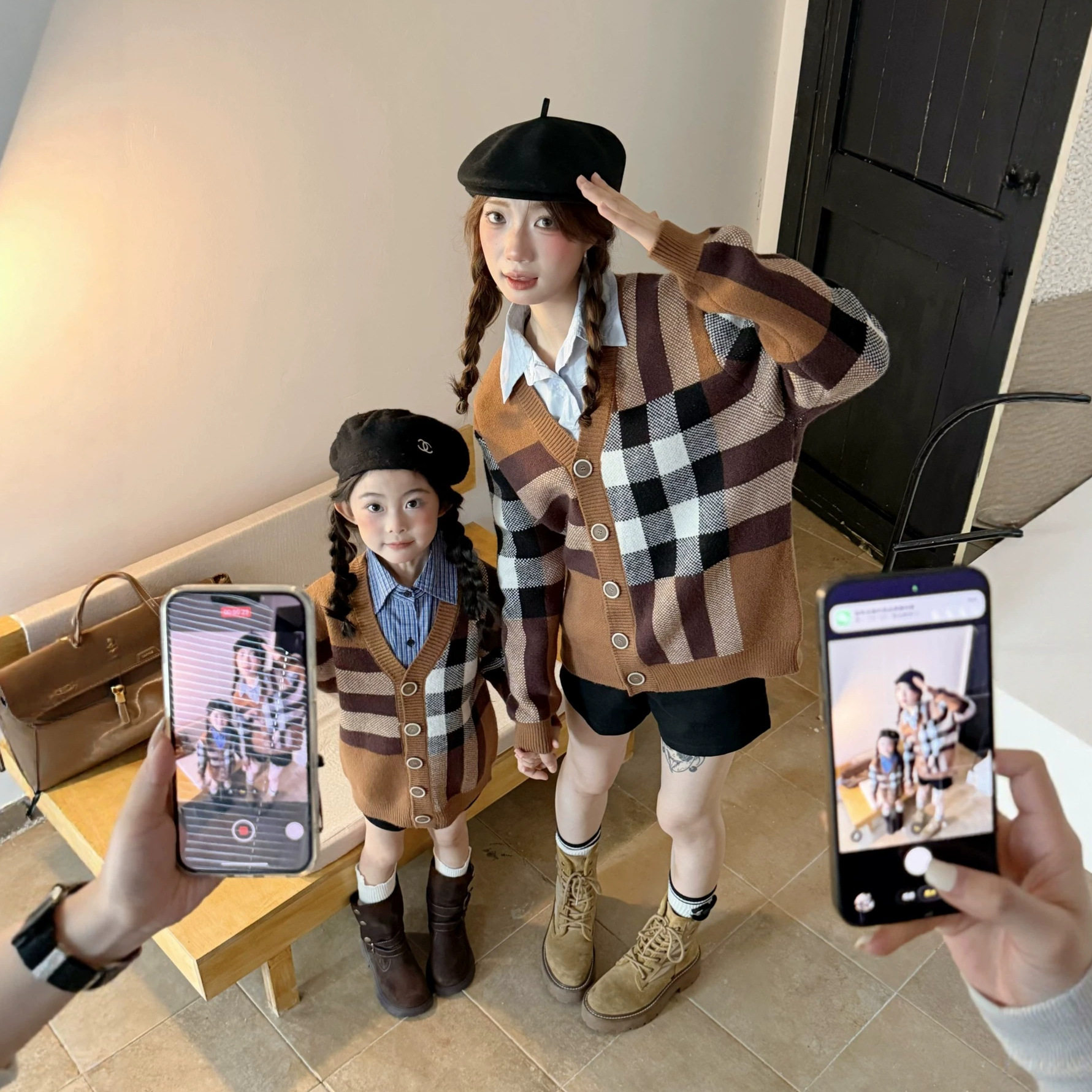 亲子装秋冬季新款母女母子毛衣 格纹学院风毛衣儿童V领4开
