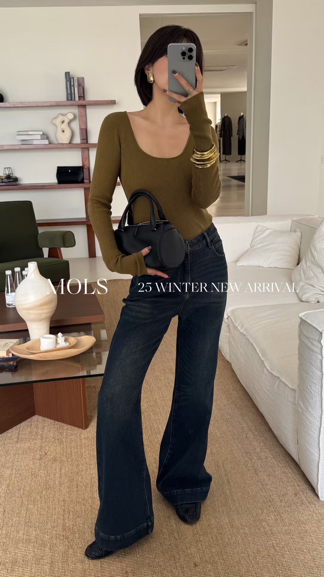 MOLS正品2025冬季新品韩系简约百搭显瘦腿长微喇牛仔裤