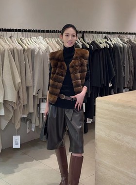 MOLS 2025冬新可露丽中古色条纹进口獭兔毛无袖皮草马甲背心女