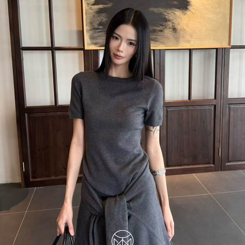 TOMORROW ANN秋上新圆领舒适百搭休闲显瘦短袖T恤（含5羊毛）M235