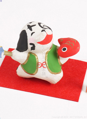 招财车上日本摆件