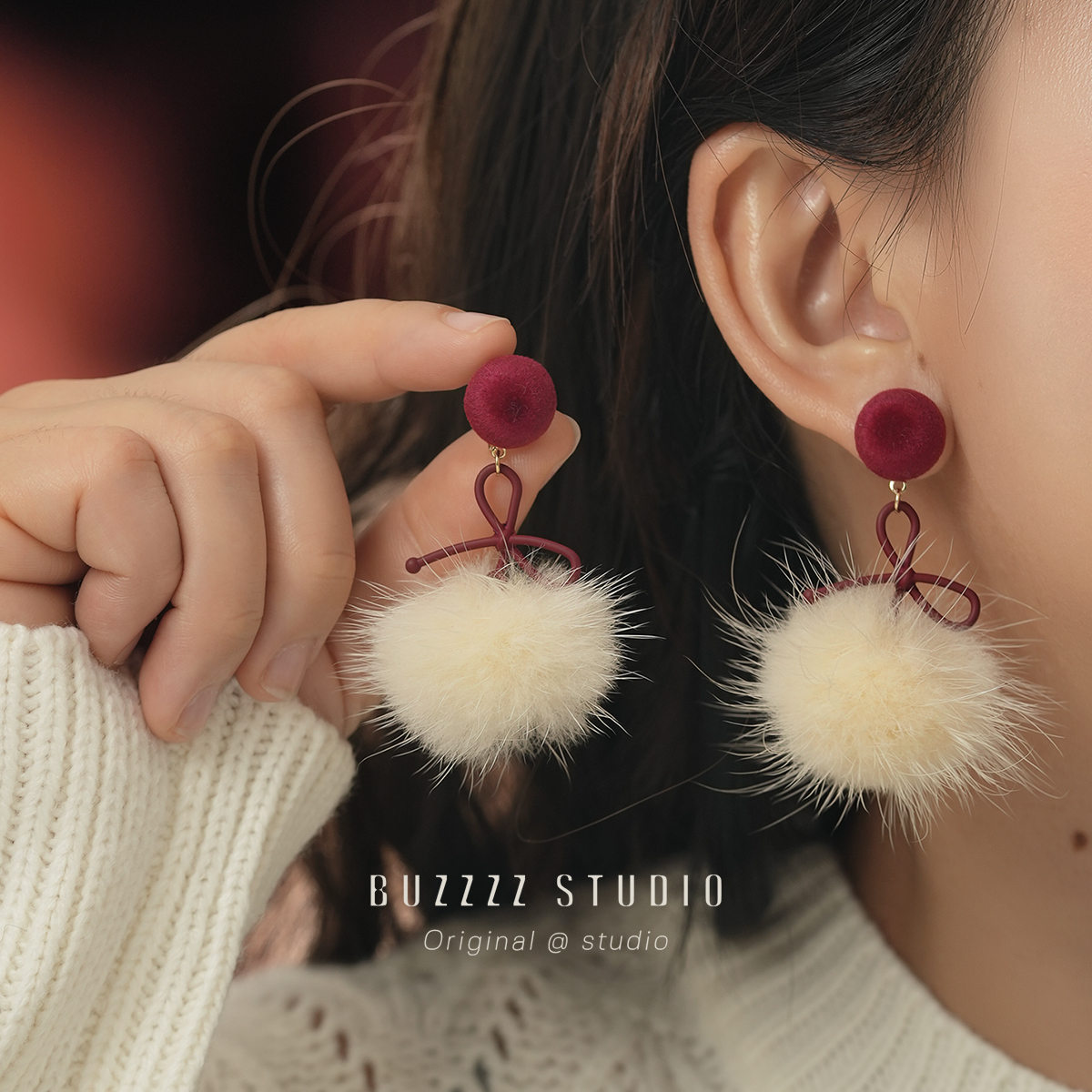 原创秋冬圣诞红色蝴蝶结毛球耳环女节日氛围感耳钉耳饰无耳洞耳夹