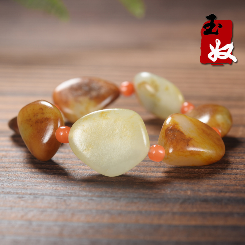 新疆和田地区天然洒金皮籽料和田玉/独籽无修原石手串/55.82克