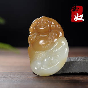 新疆且末县金山矿红色糖羊脂玉/手工雕刻/如意笑佛/吊坠/33.44克