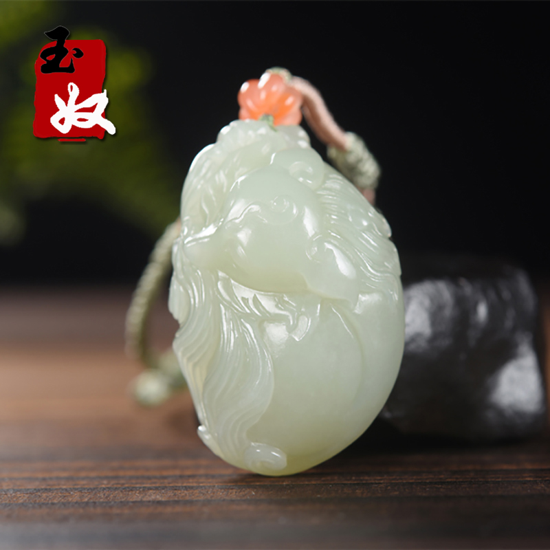 新疆且末县天然和田玉/密度结构过灯/九尾狐狸/吊坠/41.22克
