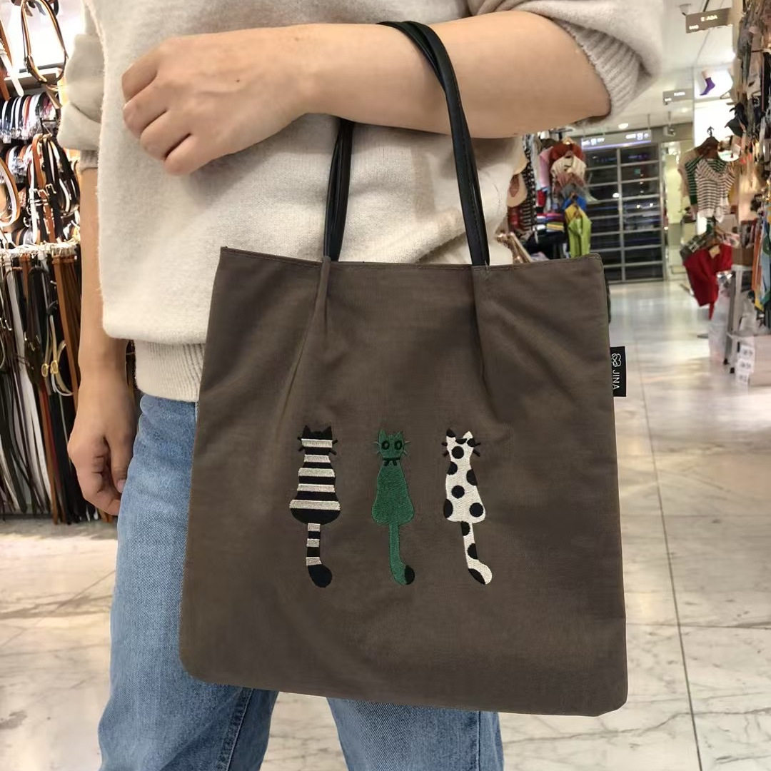 女包wing韩国东大门代购时尚刺绣小猫图案吸扣手提款24*28*6cm