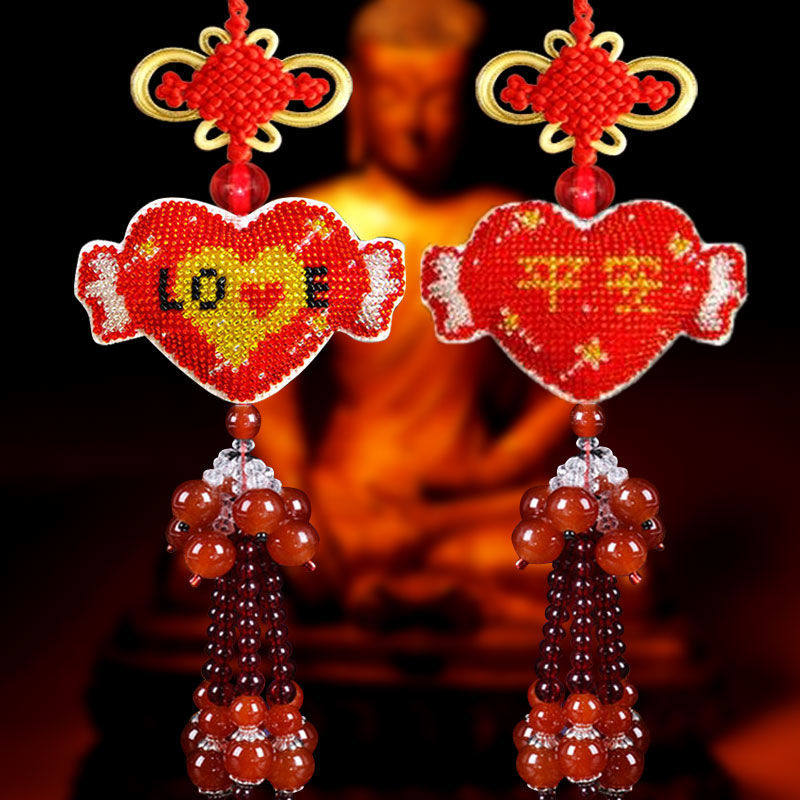 纯手工汽车挂件纯手工十字绣成品心形平安福新款爱心珠绣love桃心