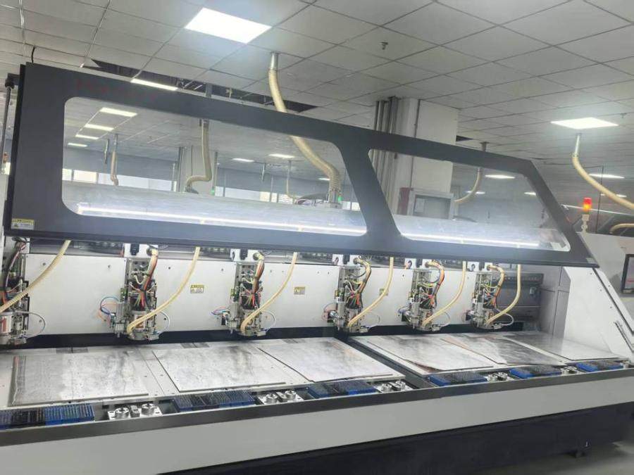 1月5日淮北7台DL6-6575型PCB六轴高速钻孔机网络拍卖公告