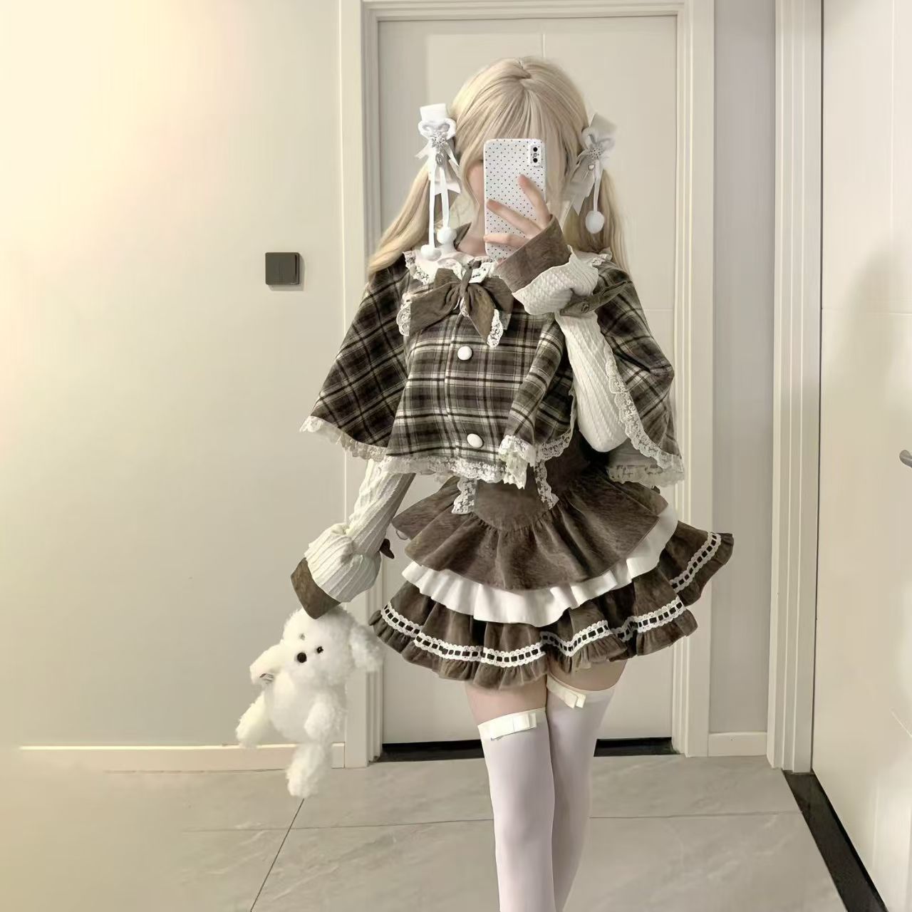 奈奈风穿搭小众新款甜美时尚斗篷蛋糕背带短裙内搭上衣三件套装女