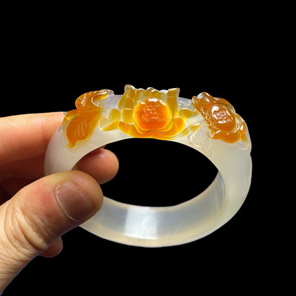 天然玛瑙俏色巧雕牡丹花手镯精工雕刻玉髓手环玉镯女生饰品送礼佳