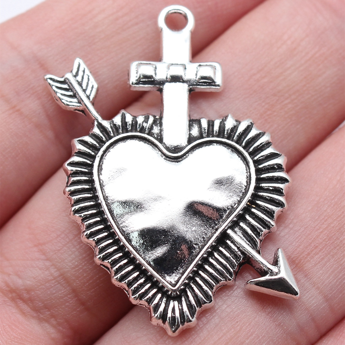 10个/包 39x23mm 哥特风十字架一箭穿心爱心吊坠 ABD-C16432