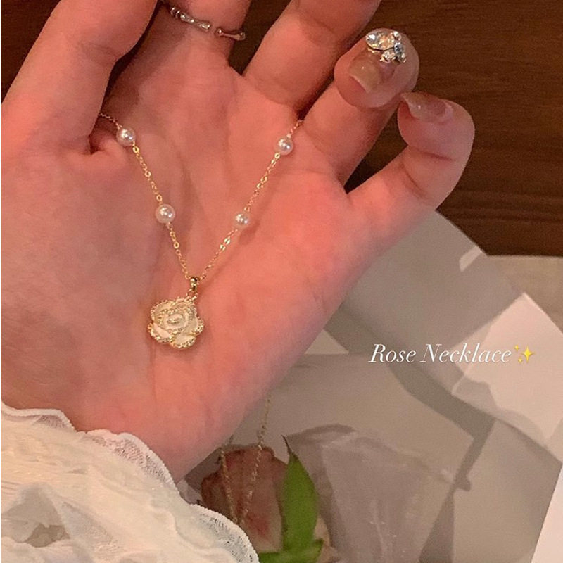 山茶花珍珠钛钢项链女轻奢小众设计感锁骨链复古超仙网红配饰批发