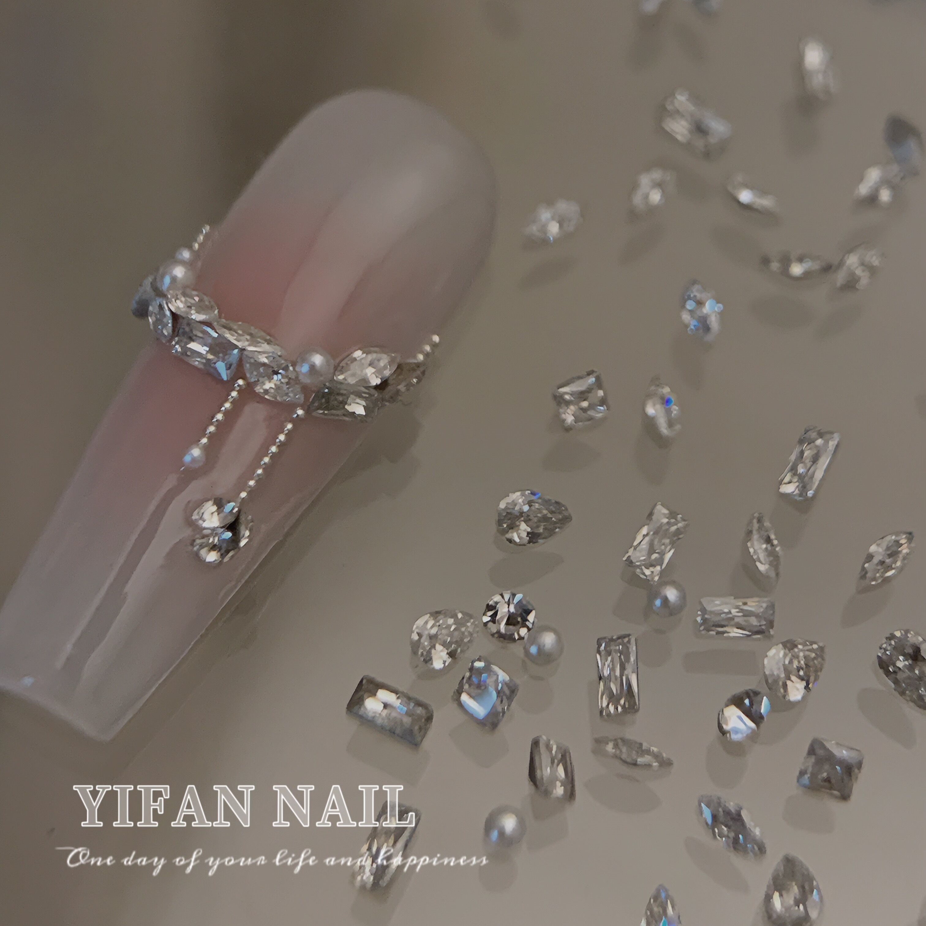 YIFANNAIL「迷你小锆石」~尖底银白填缝小锆石材料包美甲饰品 P7,彩妆/香水/美妆工具,美甲工具,淘宝优惠券,粉丝福利购,淘宝优惠卷