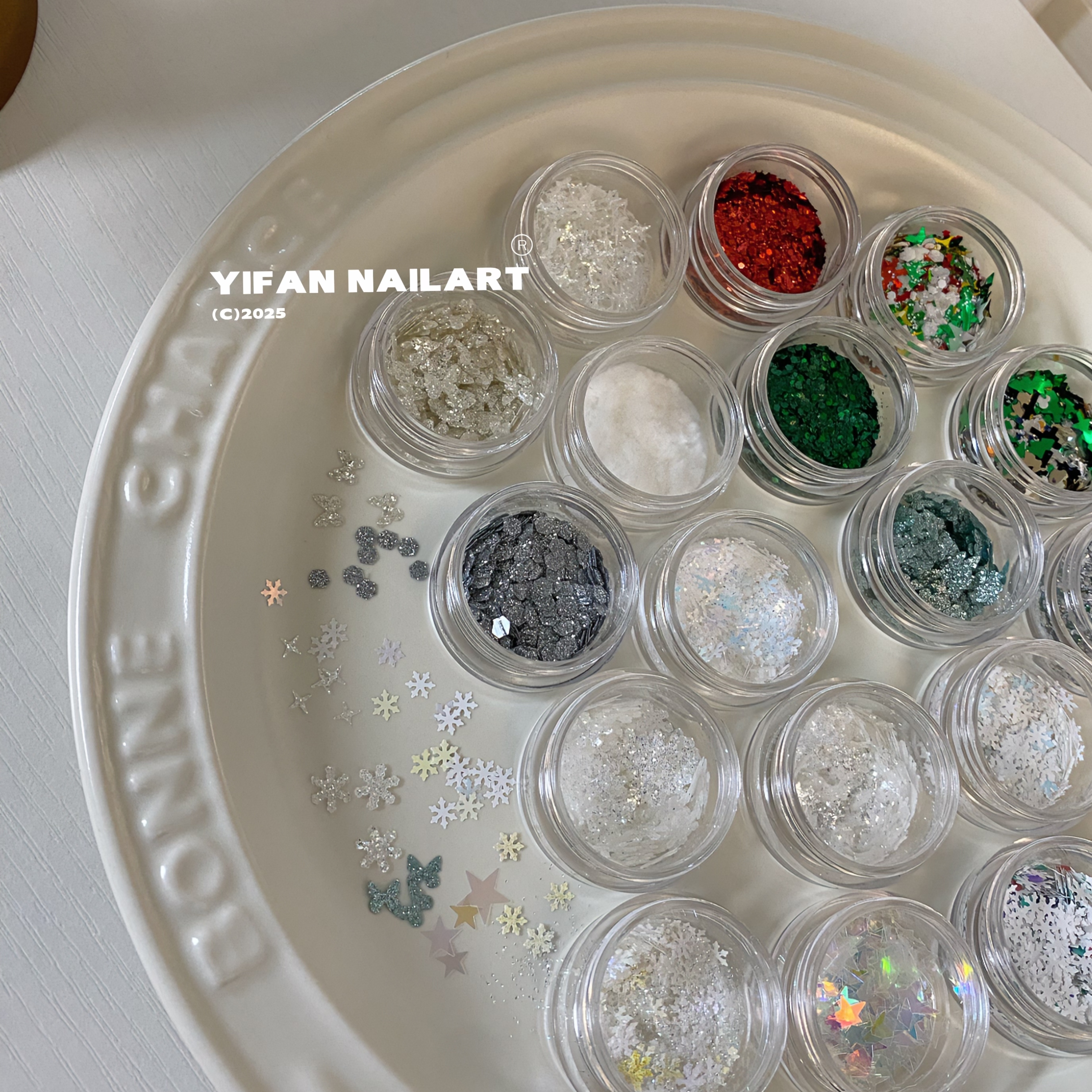 YIFANNAIL【圣诞素材】亮晶晶雪花片~圣诞装饰亮片美甲饰品Q62