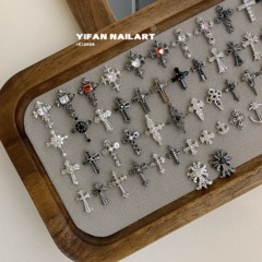 YIFANNAIL【克罗心元素】暗黑风~超酷个性十字架锆石美甲饰品R19
