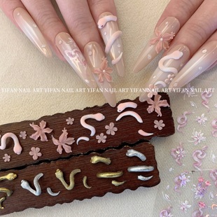 风 中式 新年桃花粉嫩小蛇美甲饰品J214Q69 桃花蛇 YIFANNAIL