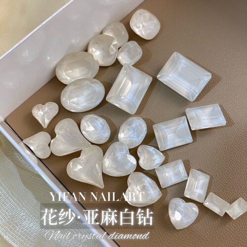 亚麻白美甲钻美哭的婚纱白钻