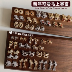 YIFANNAIL【马上暴富】新年满钻独角兽可爱金币小骏马美甲饰品E23