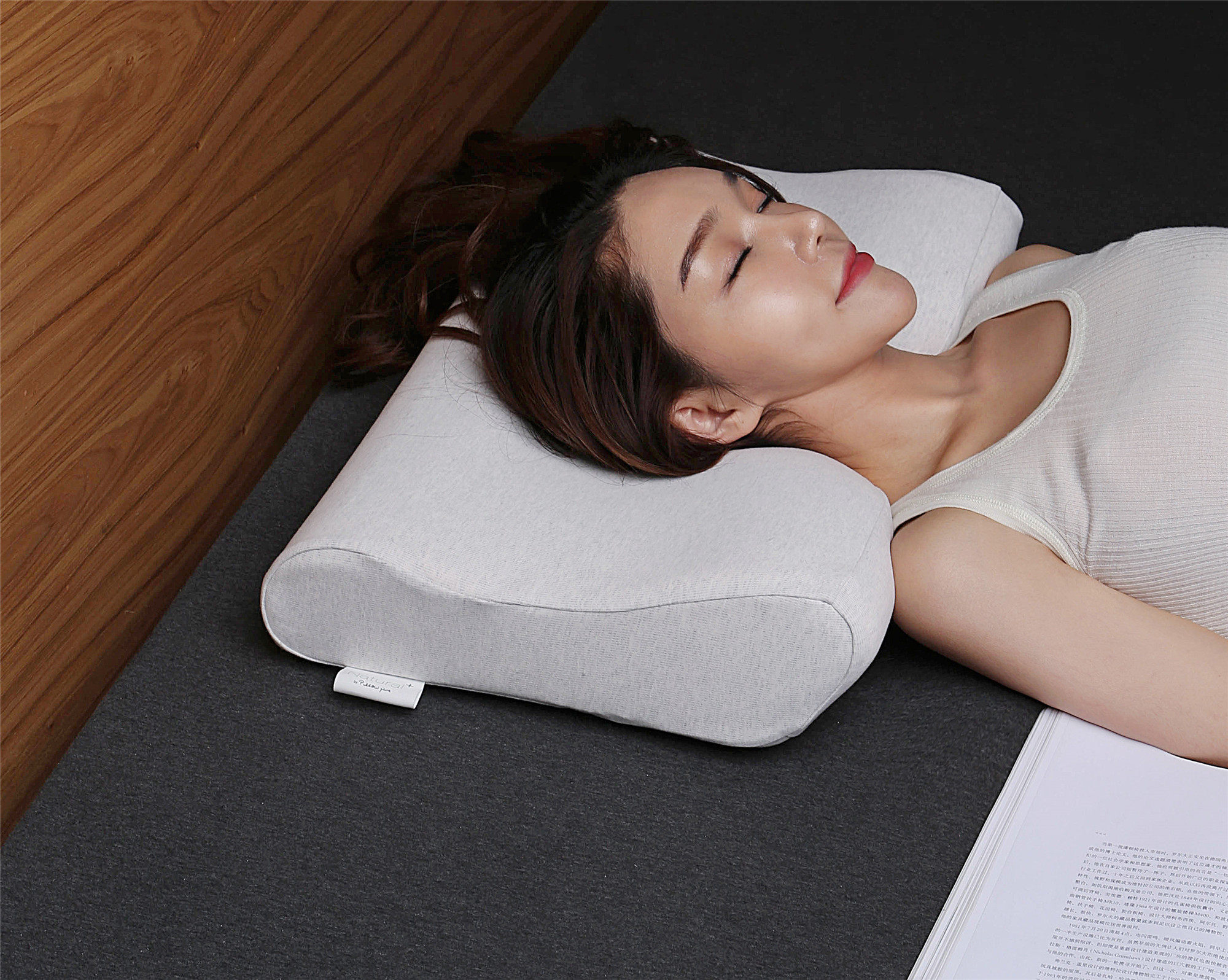 颈椎病蝶形抗菌助睡眠记忆棉枕头