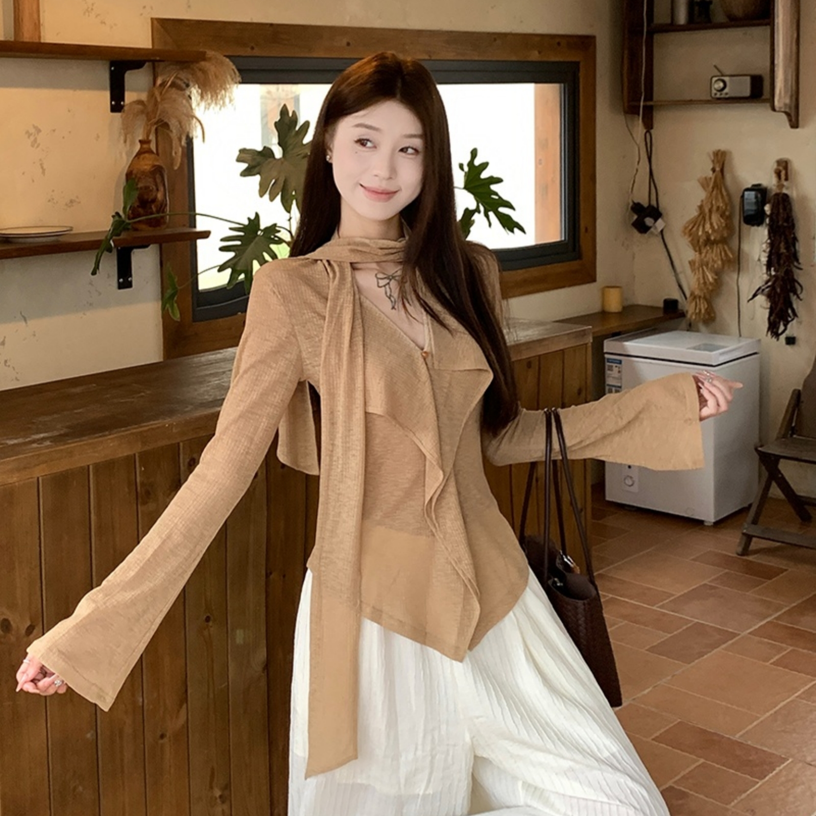 法式复古荷叶边飘带V领长袖上衣