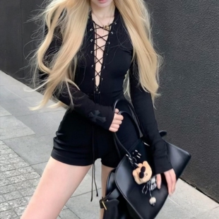 高腰短裤 美式 外穿收腰内搭修身 子上衣女春秋季 辣妹绑带v领连体裤