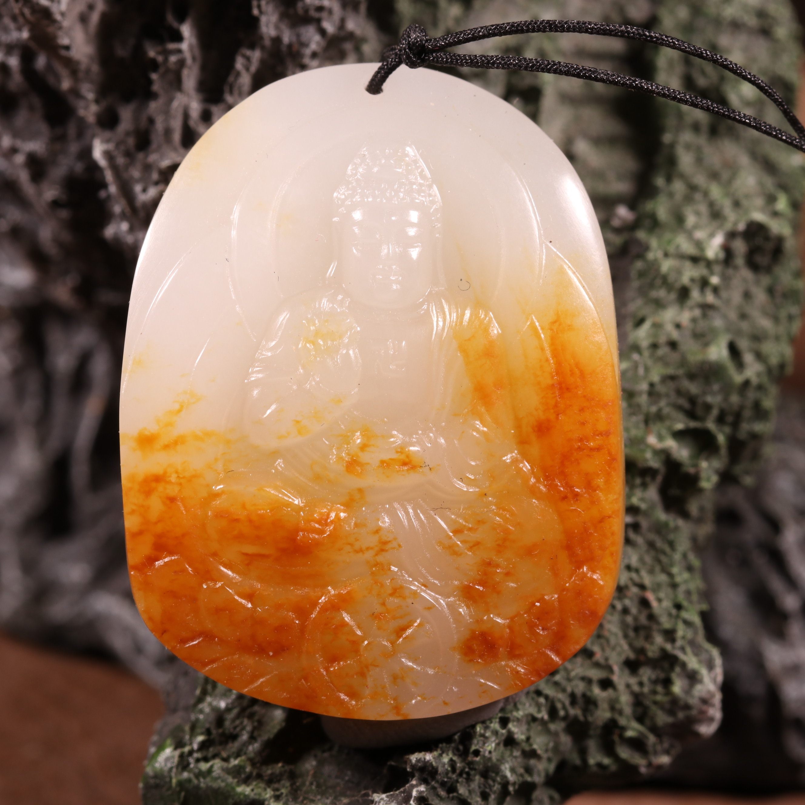 惹石新疆和田玉籽料释迦牟尼佛牌红皮白肉挂件苏工雕刻